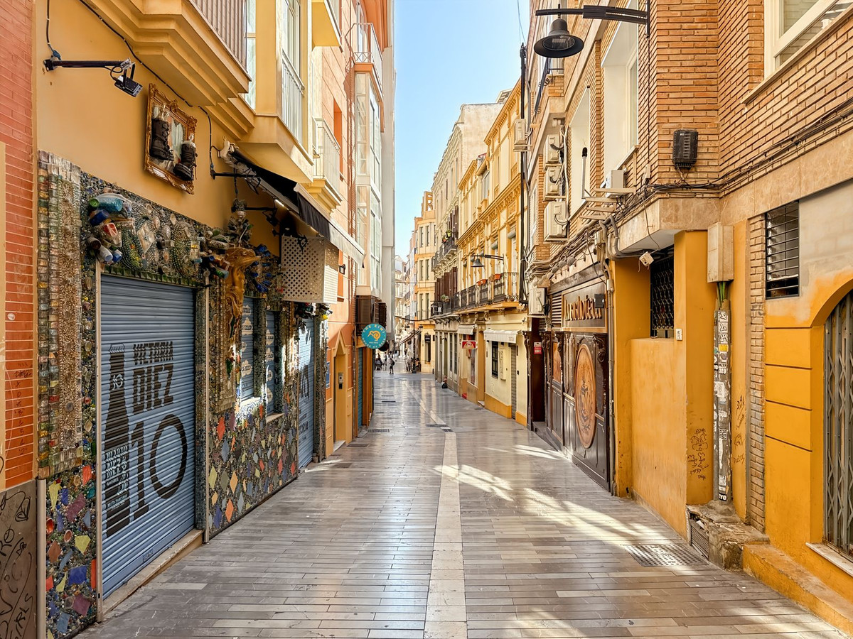 Se vende Apartamento Planta Media de 2 dormitorios en Málaga Ciudad, Málaga, España