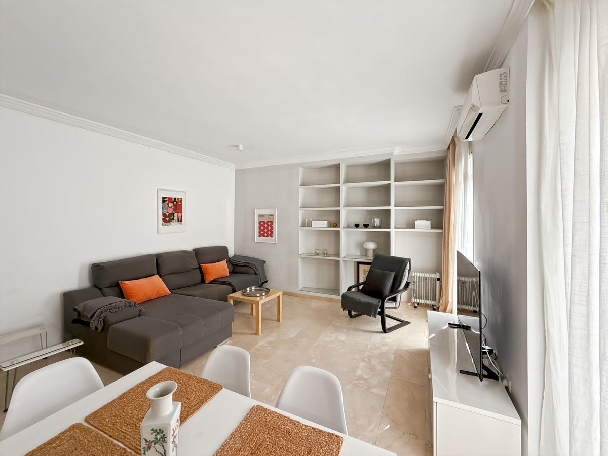 Se vende Apartamento Planta Media de 2 dormitorios en Málaga Ciudad, Málaga, España