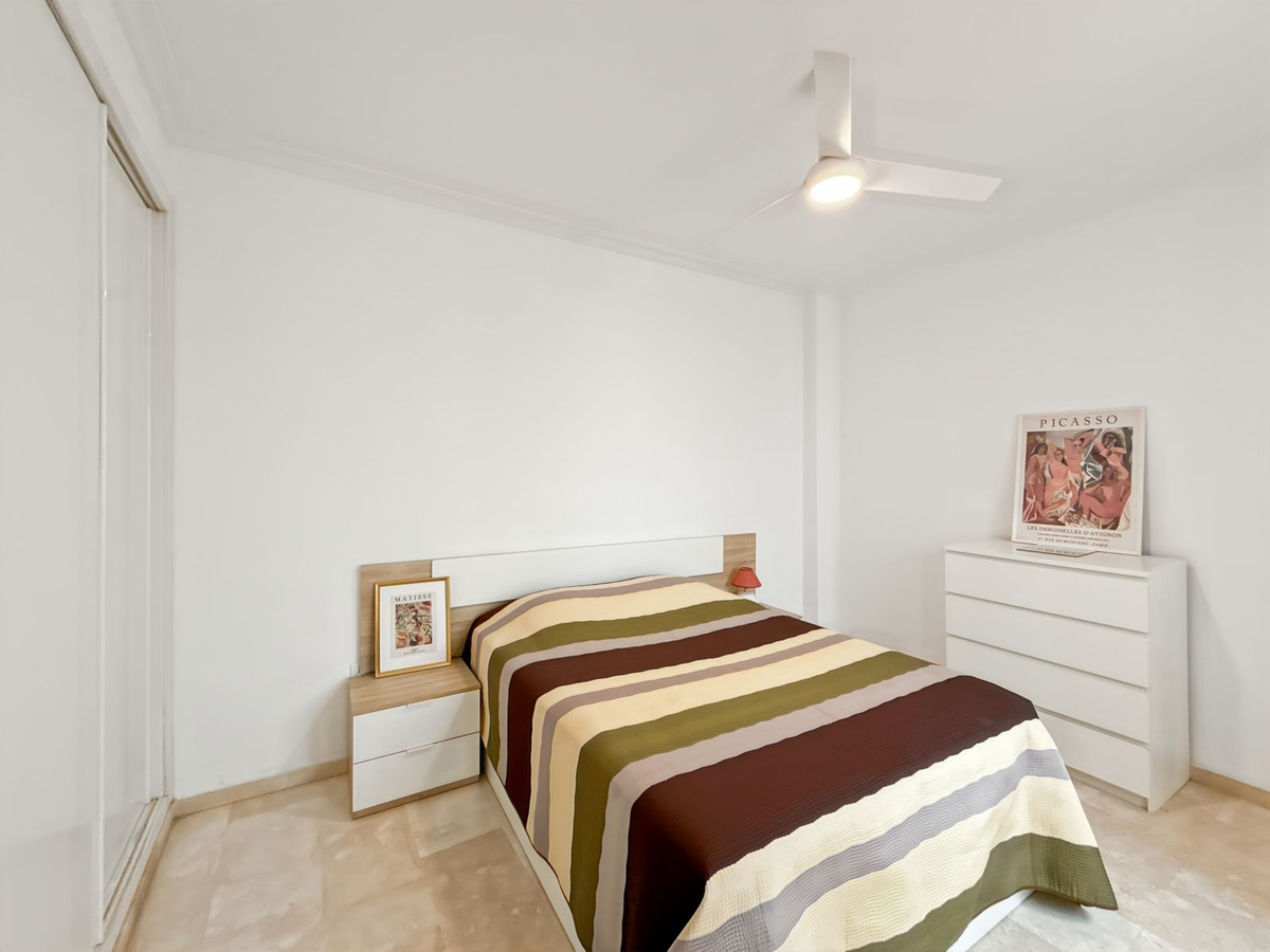 Se vende Apartamento Planta Media de 2 dormitorios en Málaga Ciudad, Málaga, España