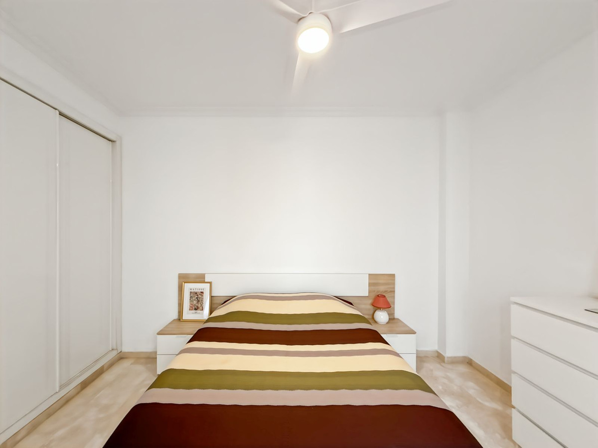 Se vende Apartamento Planta Media de 2 dormitorios en Málaga Ciudad, Málaga, España
