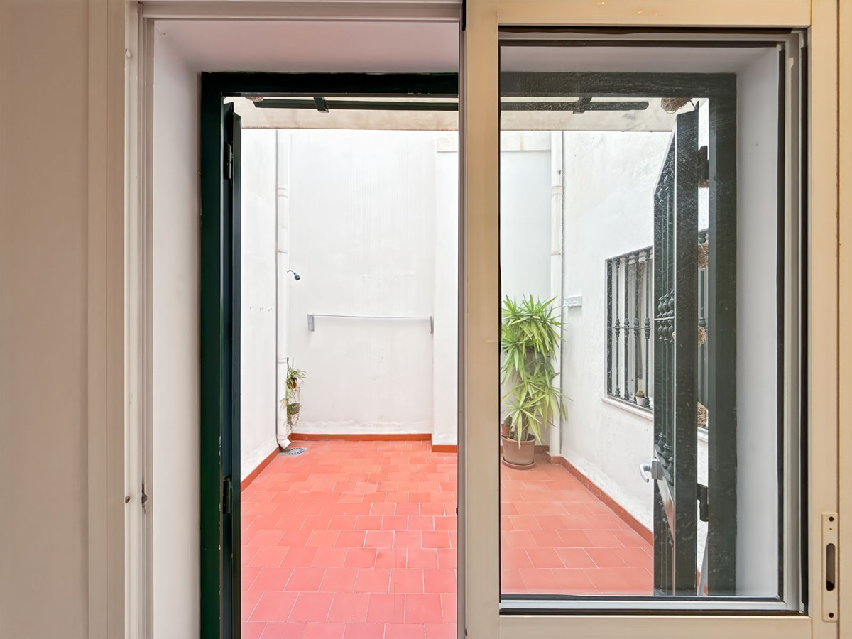 Se vende Apartamento Planta Media de 2 dormitorios en Málaga Ciudad, Málaga, España