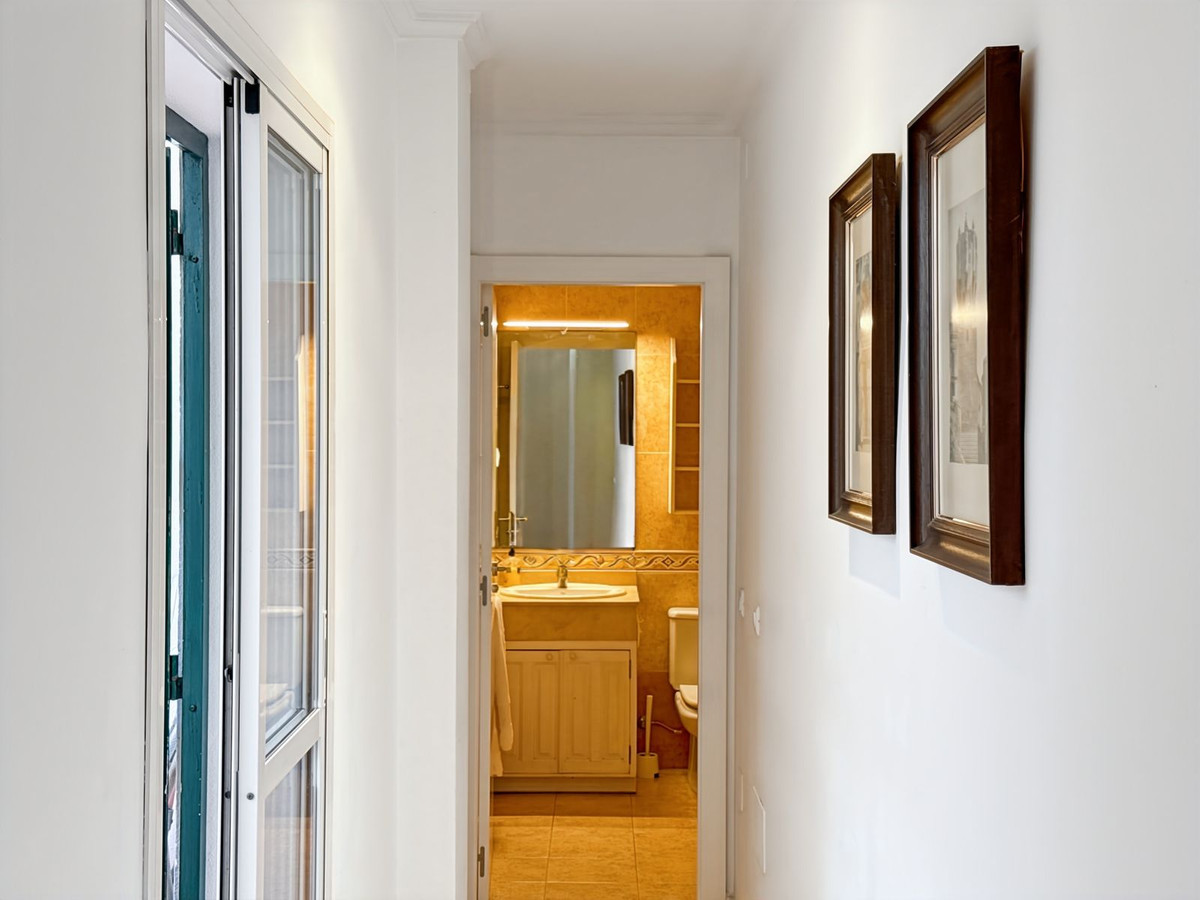Se vende Apartamento Planta Media de 2 dormitorios en Málaga Ciudad, Málaga, España