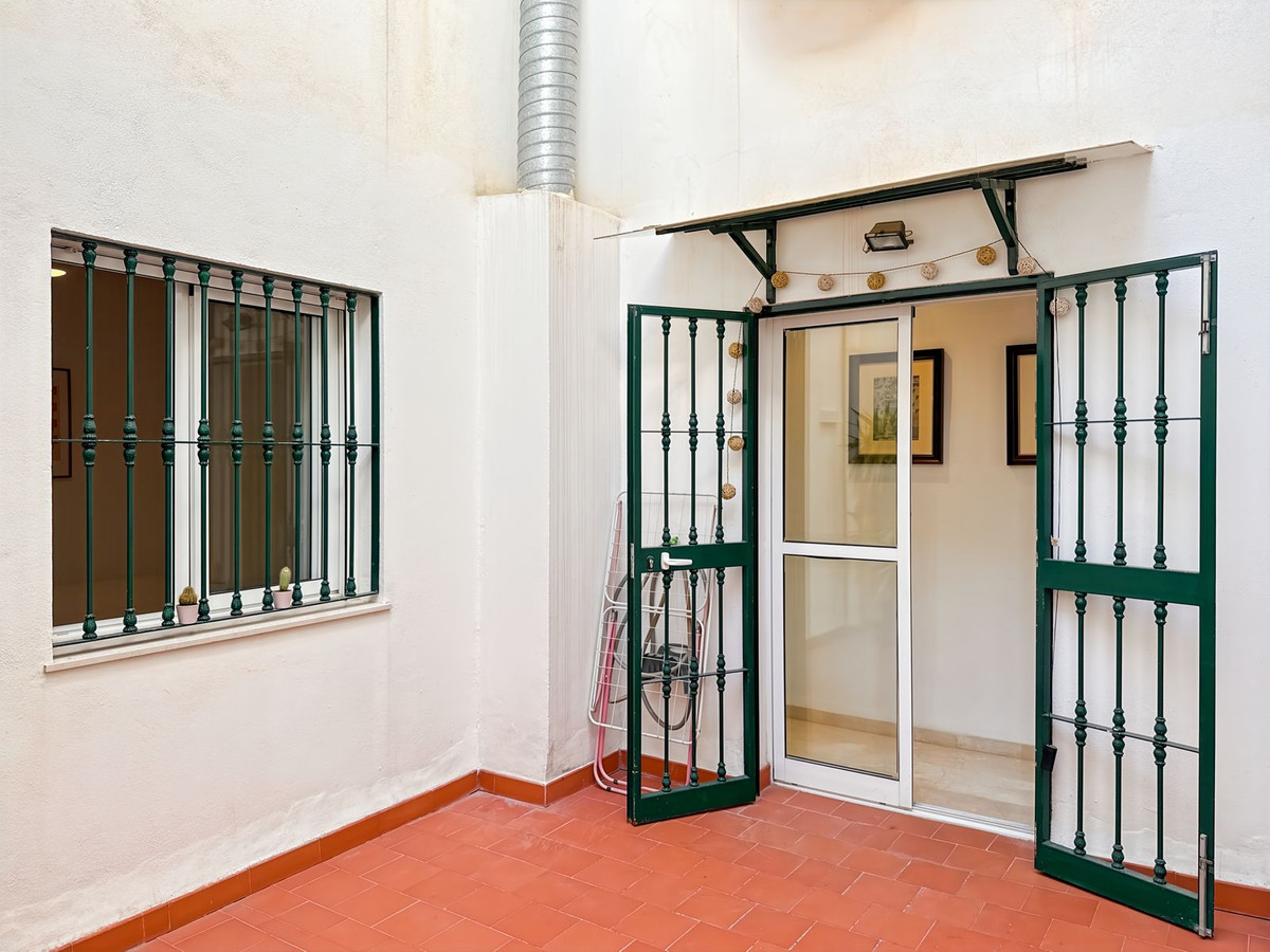 Se vende Apartamento Planta Media de 2 dormitorios en Málaga Ciudad, Málaga, España
