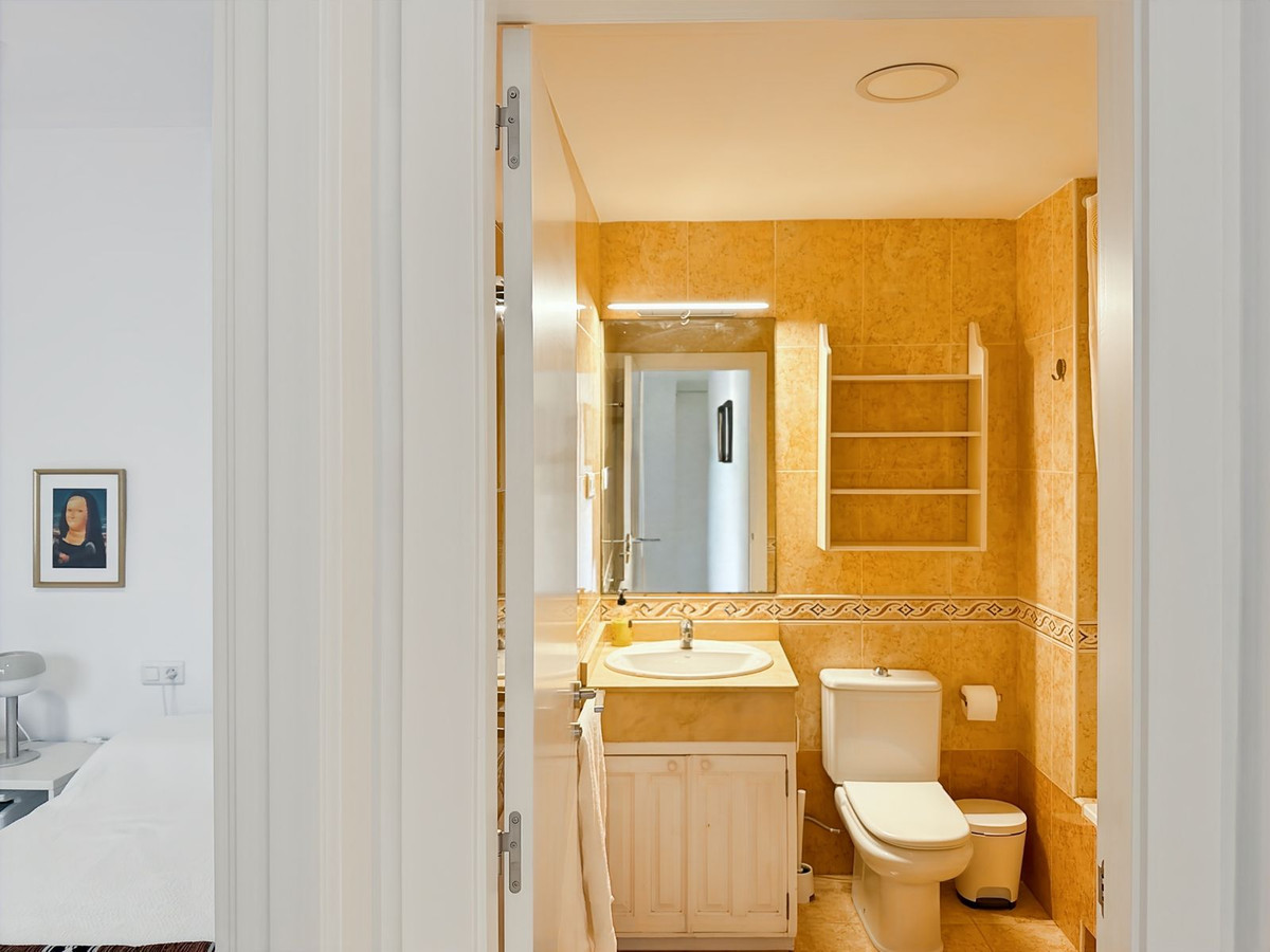 Se vende Apartamento Planta Media de 2 dormitorios en Málaga Ciudad, Málaga, España