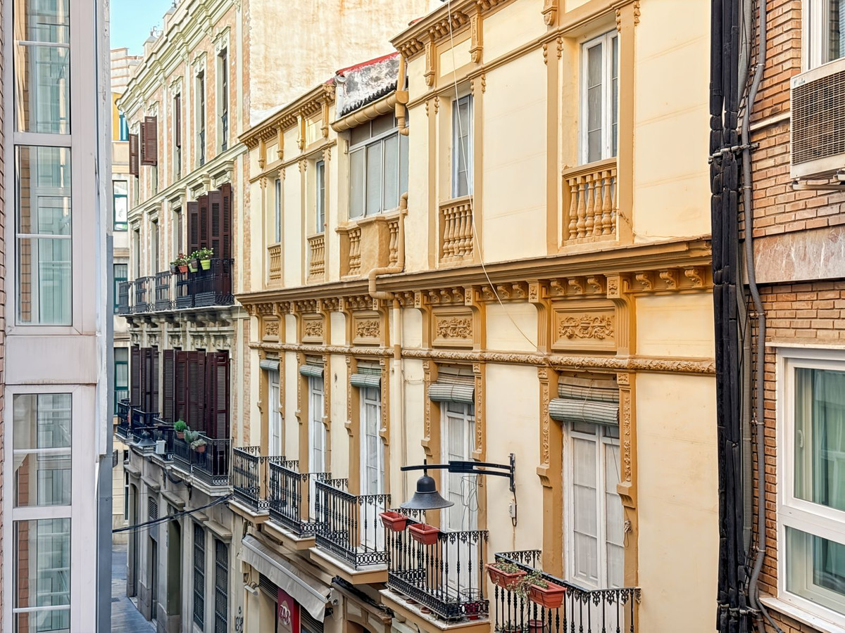 Se vende Apartamento Planta Media de 2 dormitorios en Málaga Ciudad, Málaga, España