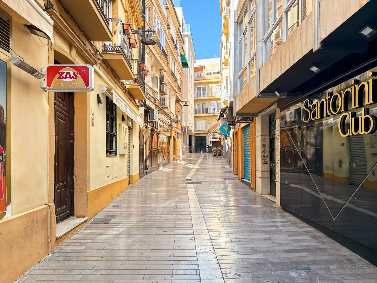 Se vende Apartamento Planta Media de 2 dormitorios en Málaga Ciudad, Málaga, España