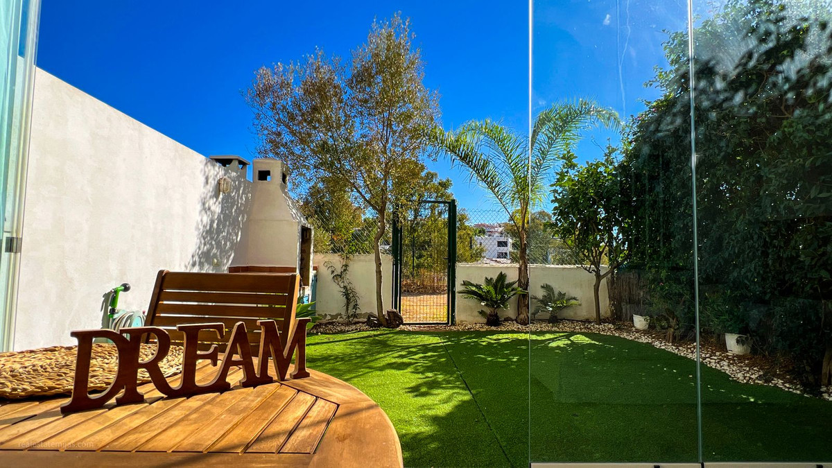 2 Bed Apartment for sale in La Cala De Mijas Costa Del Sol, Málaga, Spain