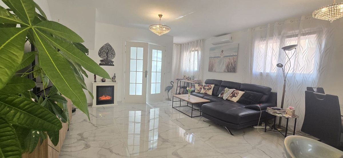Se vende Pareada de 4 dormitorios en Costa Blanca, Alicante, España