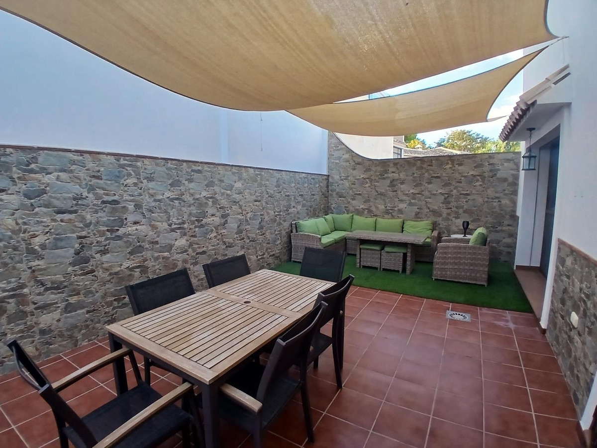 4 Bed Townhouse for sale in Los Pacos Costa Del Sol, Málaga, Spain
