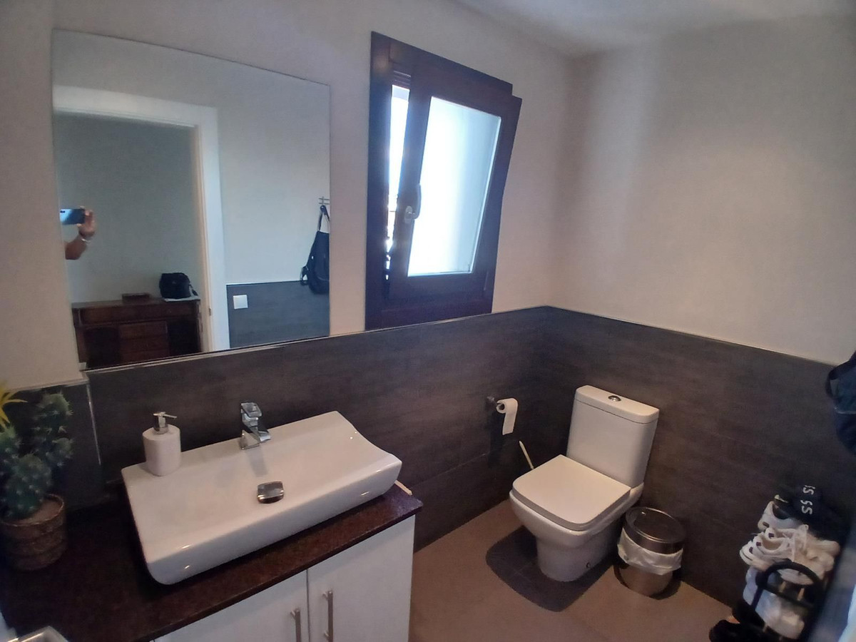 4 Bed Townhouse for sale in Los Pacos Costa Del Sol, Málaga, Spain