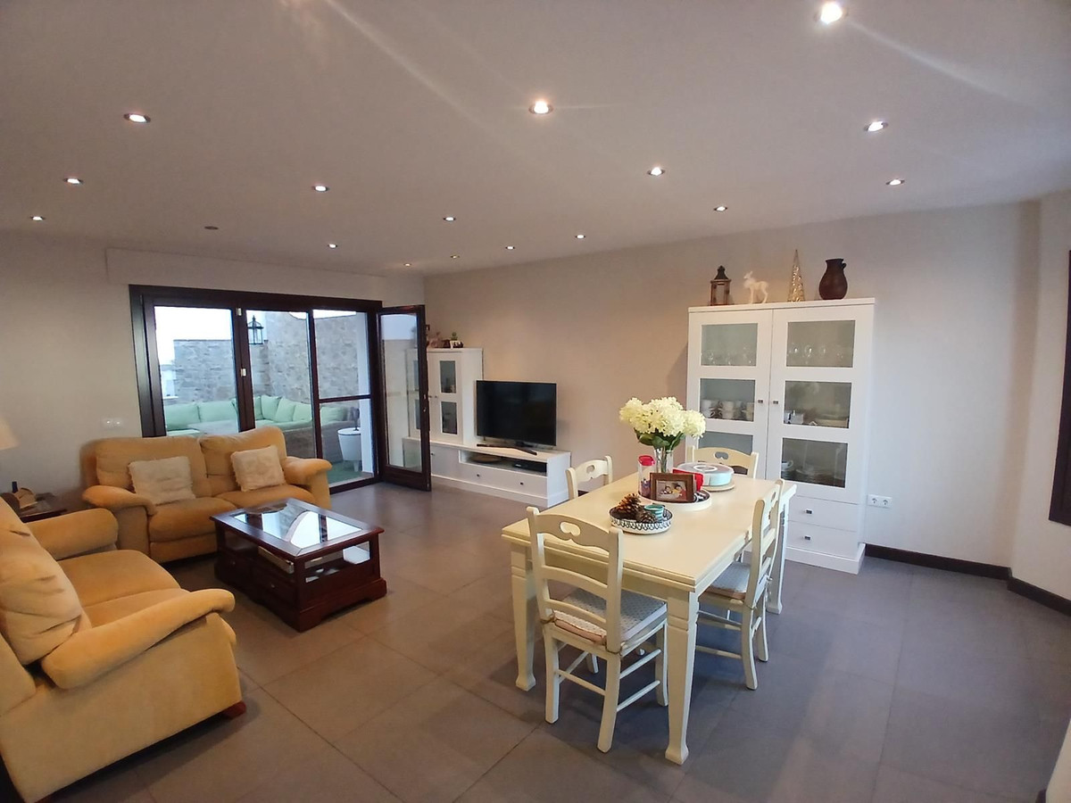 4 Bed Townhouse for sale in Los Pacos Costa Del Sol, Málaga, Spain