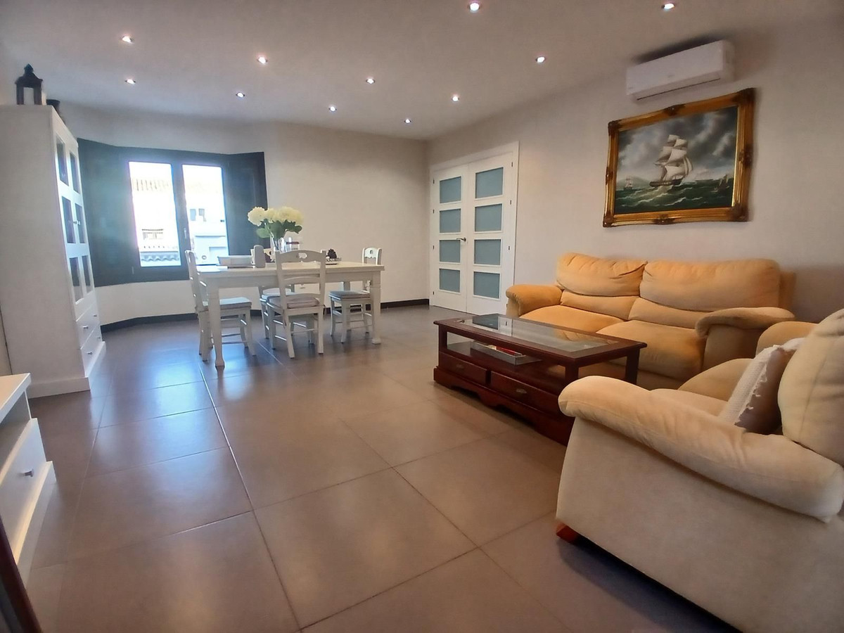 4 Bed Townhouse for sale in Los Pacos Costa Del Sol, Málaga, Spain