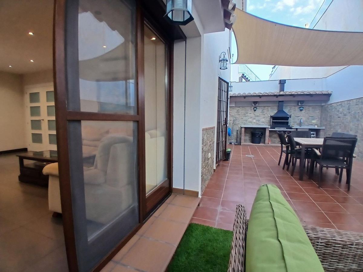 4 Bed Townhouse for sale in Los Pacos Costa Del Sol, Málaga, Spain