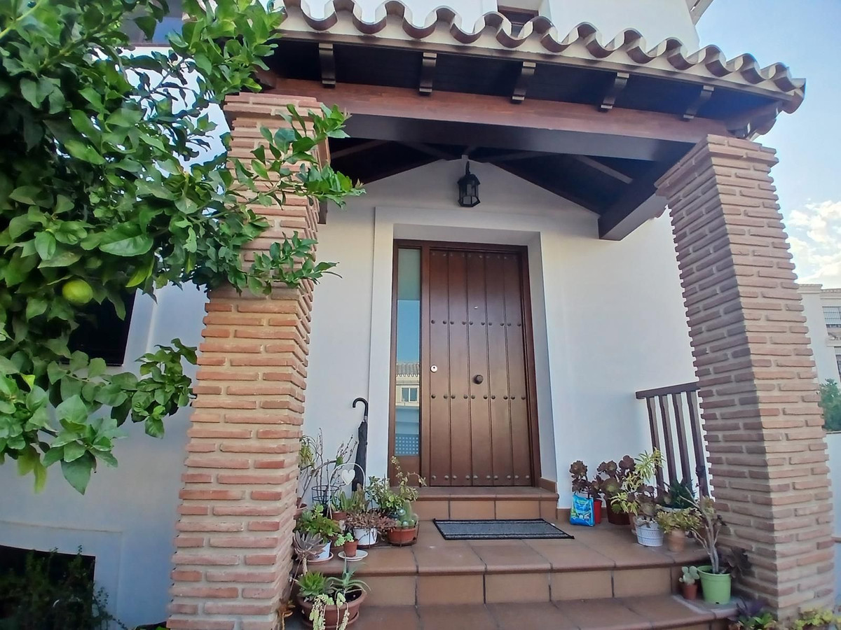4 Bed Townhouse for sale in Los Pacos Costa Del Sol, Málaga, Spain
