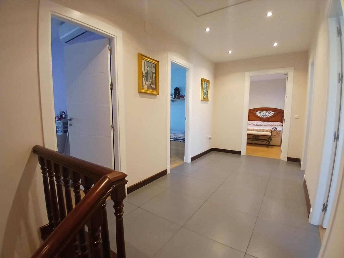 4 Bed Townhouse for sale in Los Pacos Costa Del Sol, Málaga, Spain