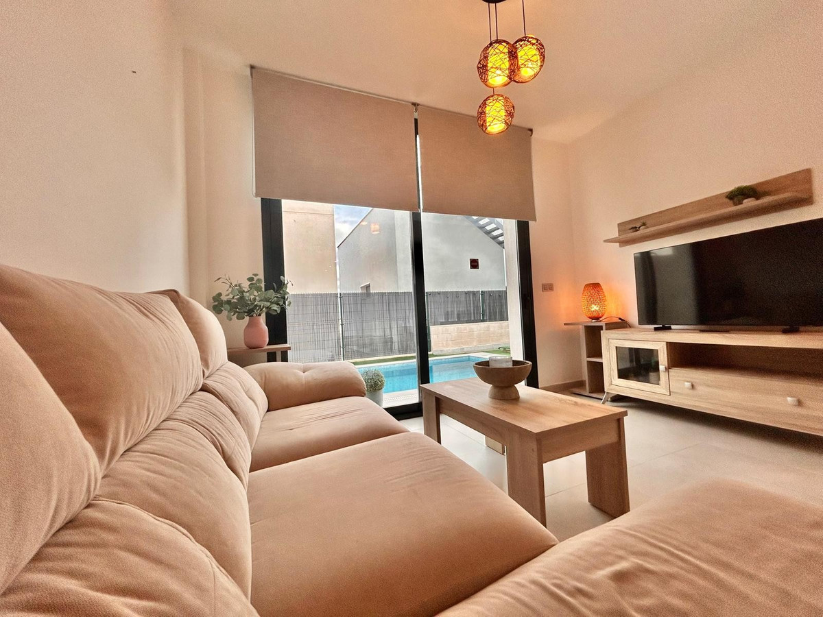 Se vende Villa - Chalet de 3 dormitorios en Costa Blanca, Alicante, España