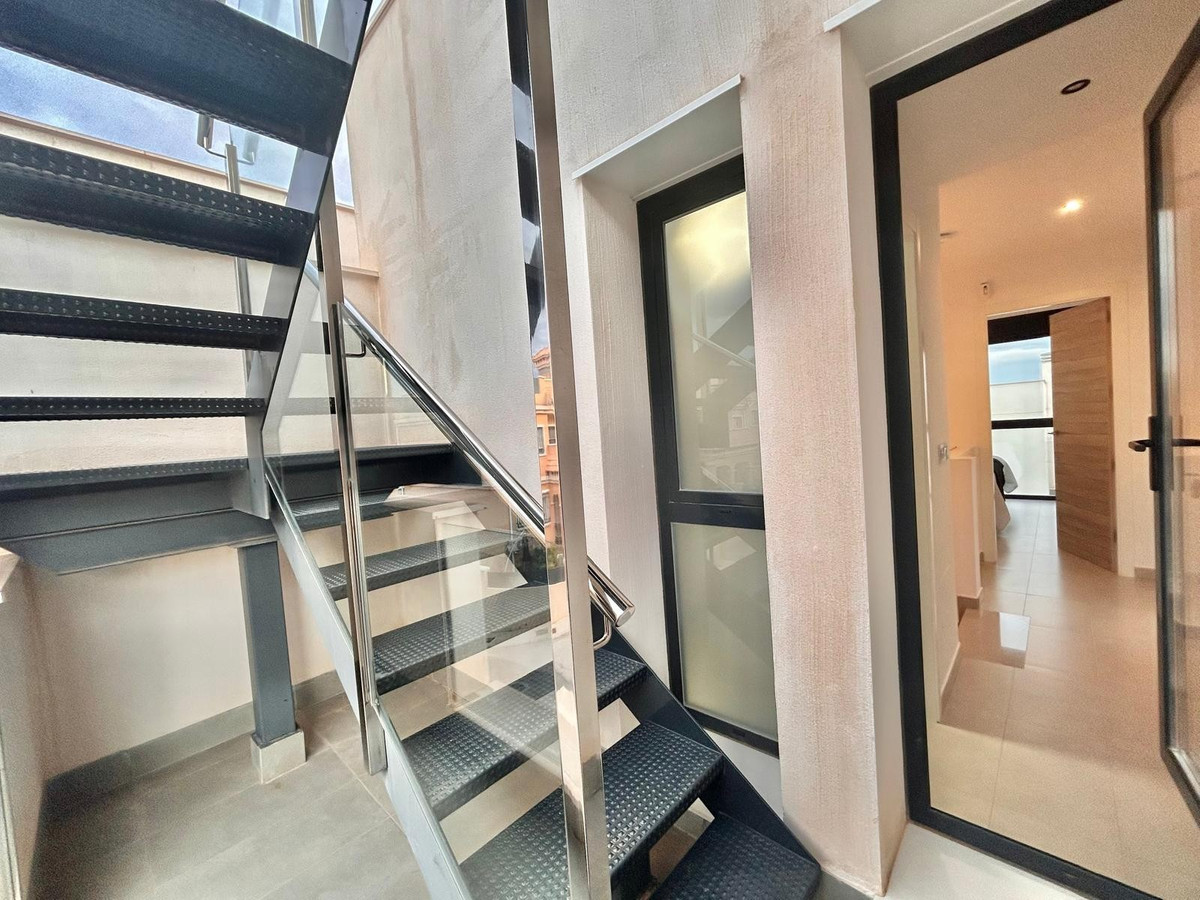 Se vende Villa - Chalet de 3 dormitorios en Costa Blanca, Alicante, España