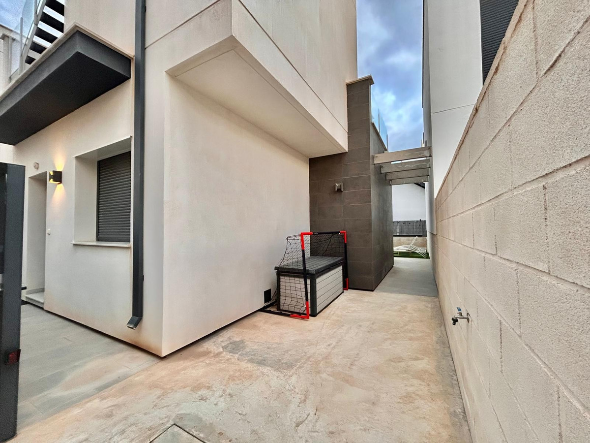 Se vende Villa - Chalet de 3 dormitorios en Costa Blanca, Alicante, España