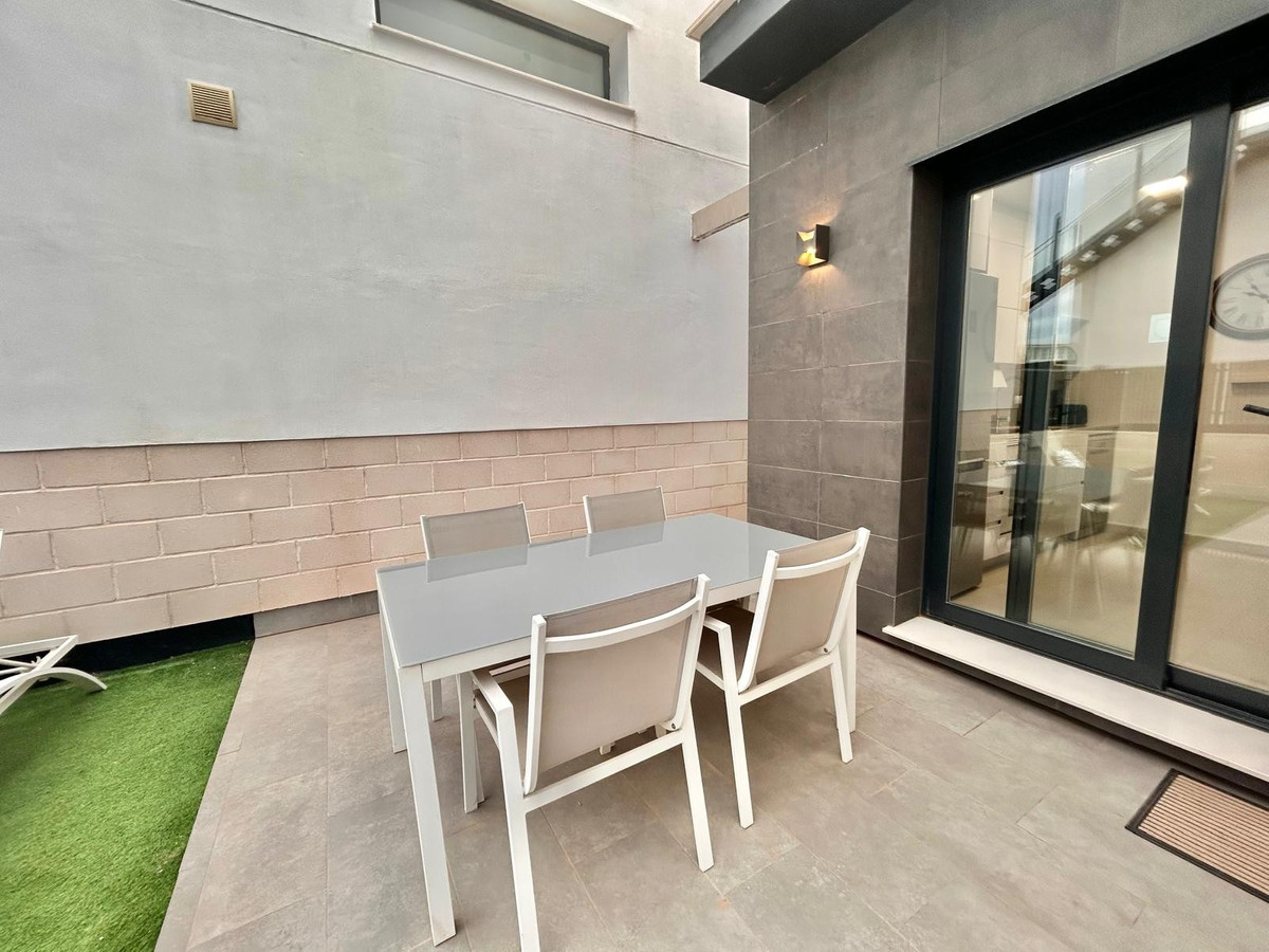 Se vende Villa - Chalet de 3 dormitorios en Costa Blanca, Alicante, España