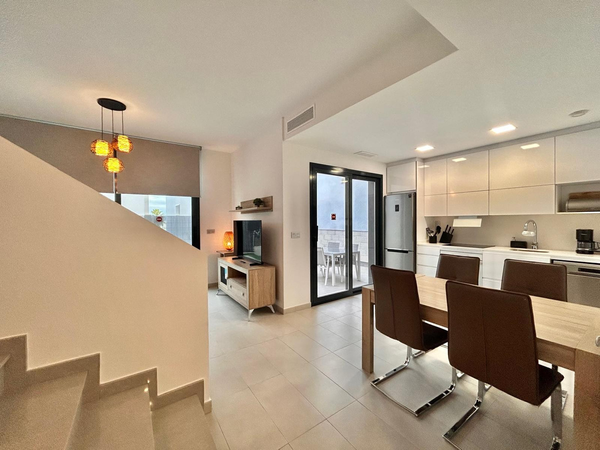Se vende Villa - Chalet de 3 dormitorios en Costa Blanca, Alicante, España