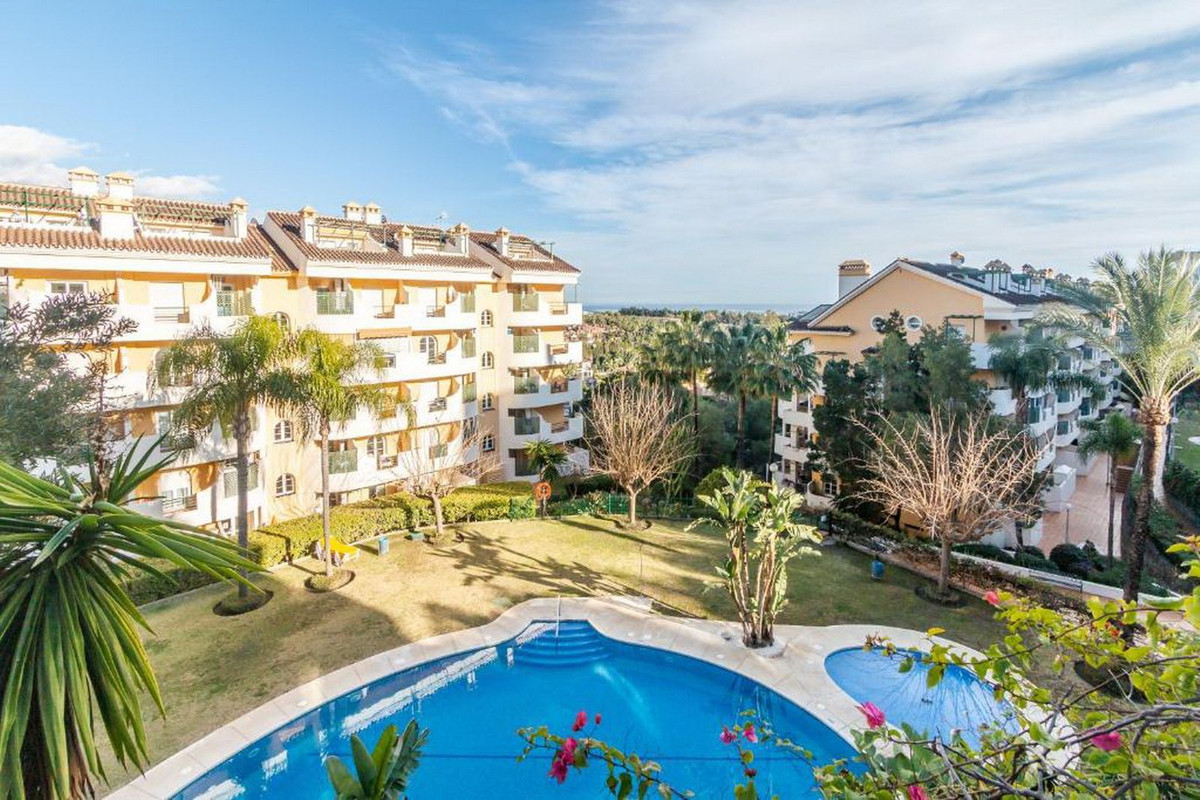 3 Bed Apartment for sale in Nueva Andalucía Costa Del Sol, Málaga, Spain