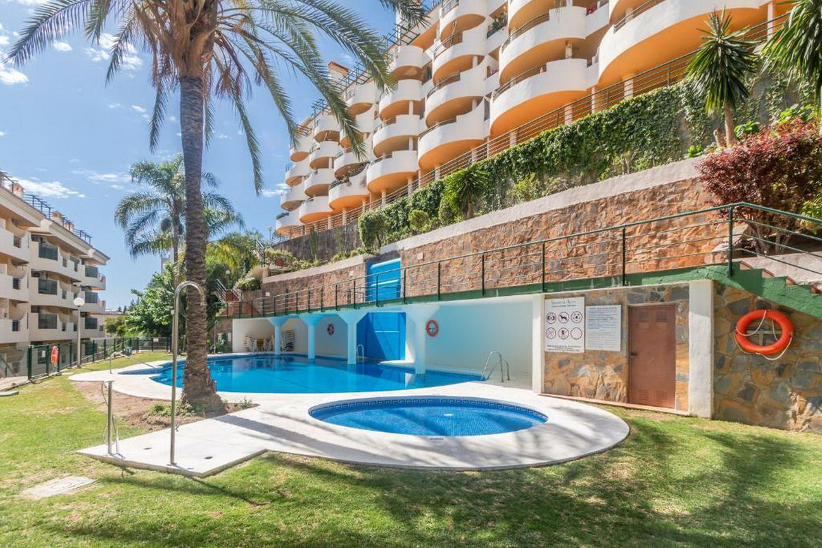 3 Bed Apartment for sale in Nueva Andalucía Costa Del Sol, Málaga, Spain