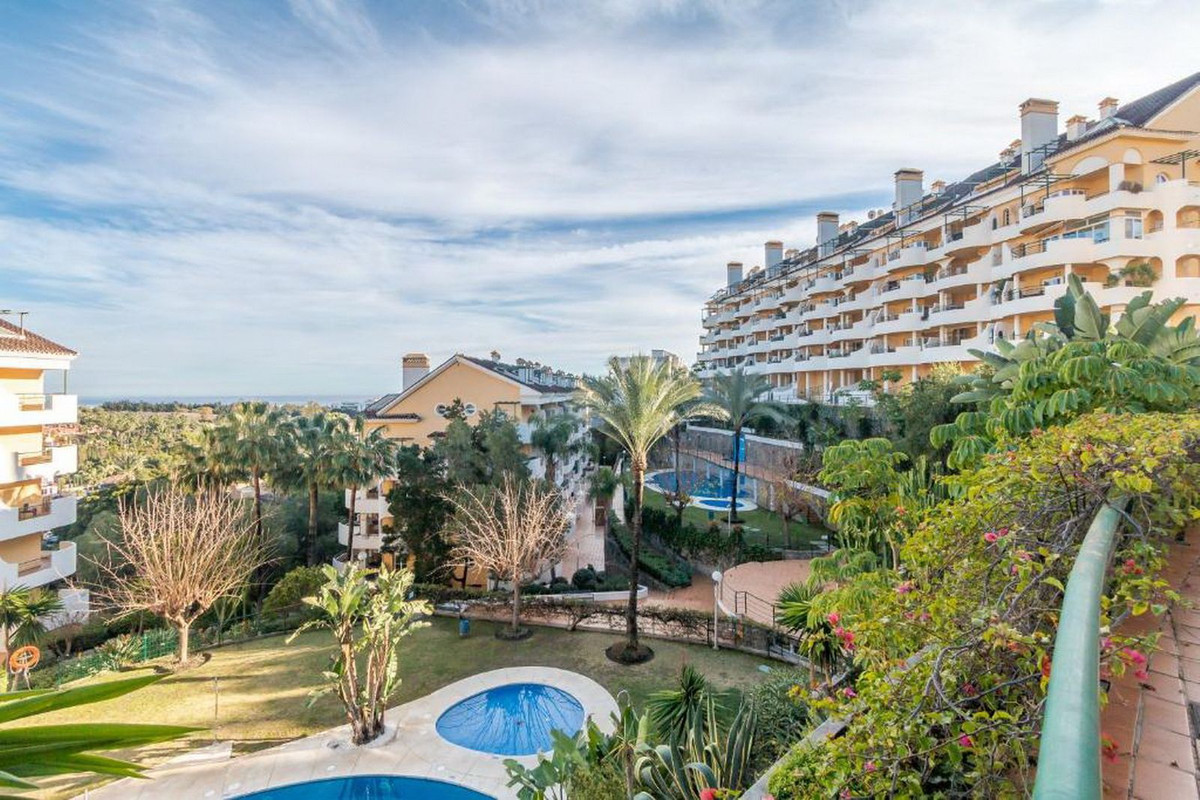 3 Bed Apartment for sale in Nueva Andalucía Costa Del Sol, Málaga, Spain