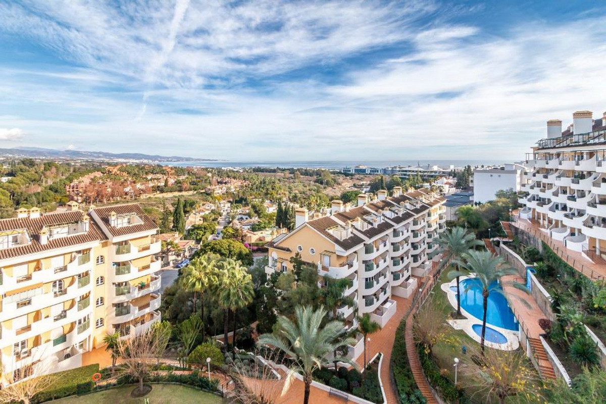 3 Bed Apartment for sale in Nueva Andalucía Costa Del Sol, Málaga, Spain