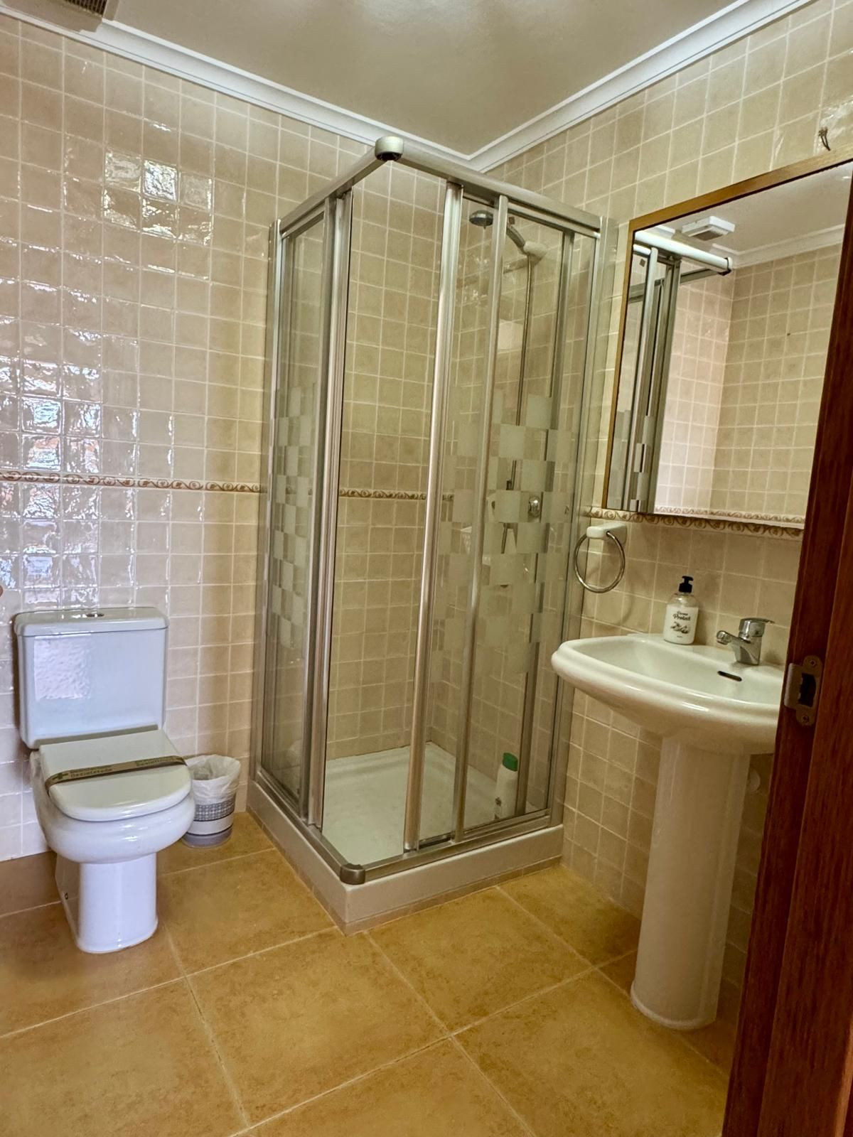 Se vende Apartamento Planta Media de 3 dormitorios en Costa Blanca, Alicante, España