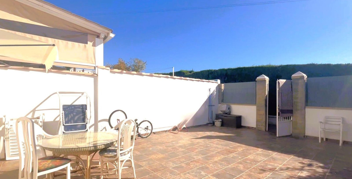 Se vende Pareada de 3 dormitorios en Costa Del Sol, Málaga, España