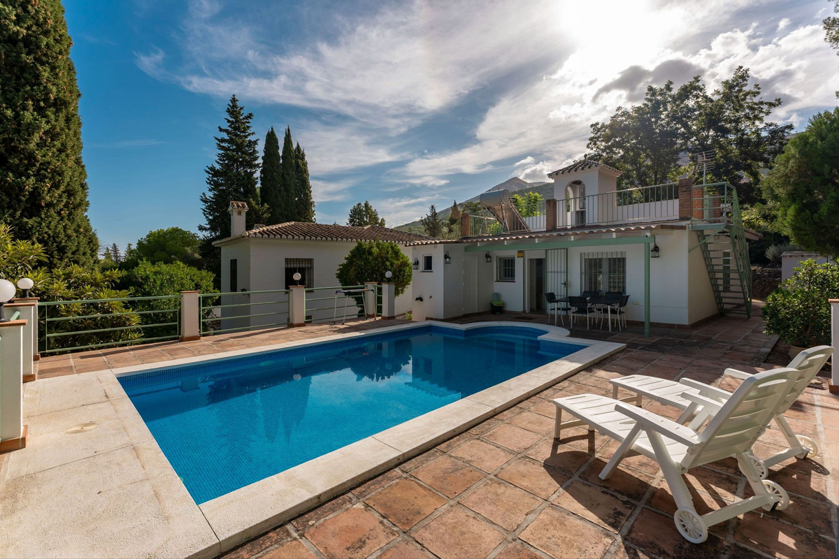 5 Bed Townhouse for sale in Alhaurín El Grande Costa Del Sol, Málaga, Spain