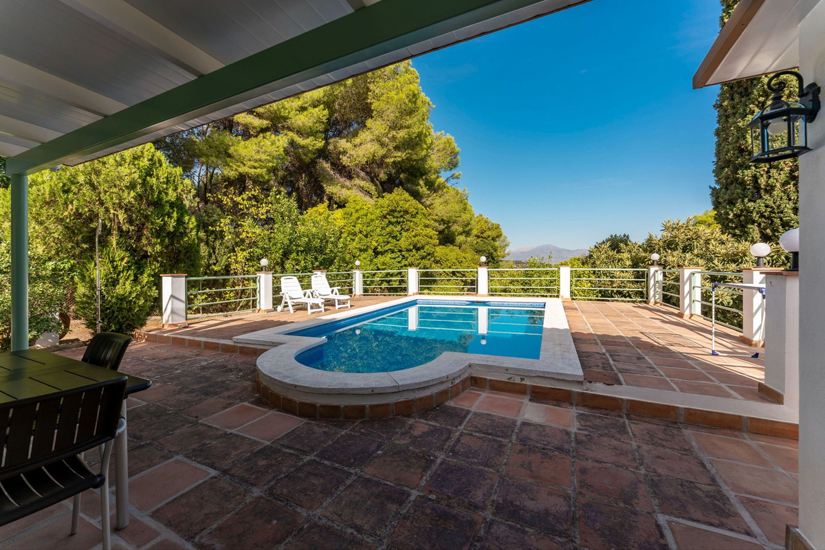 5 Bed Townhouse for sale in Alhaurín El Grande Costa Del Sol, Málaga, Spain