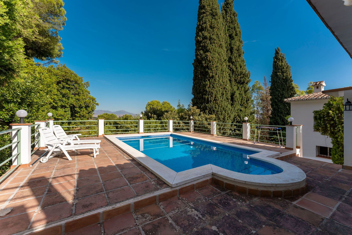5 Bed Townhouse for sale in Alhaurín El Grande Costa Del Sol, Málaga, Spain
