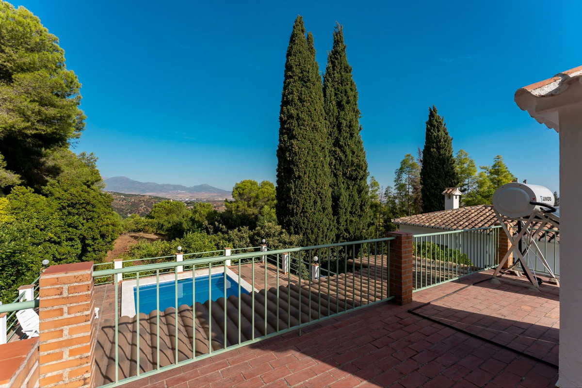 5 Bed Townhouse for sale in Alhaurín El Grande Costa Del Sol, Málaga, Spain