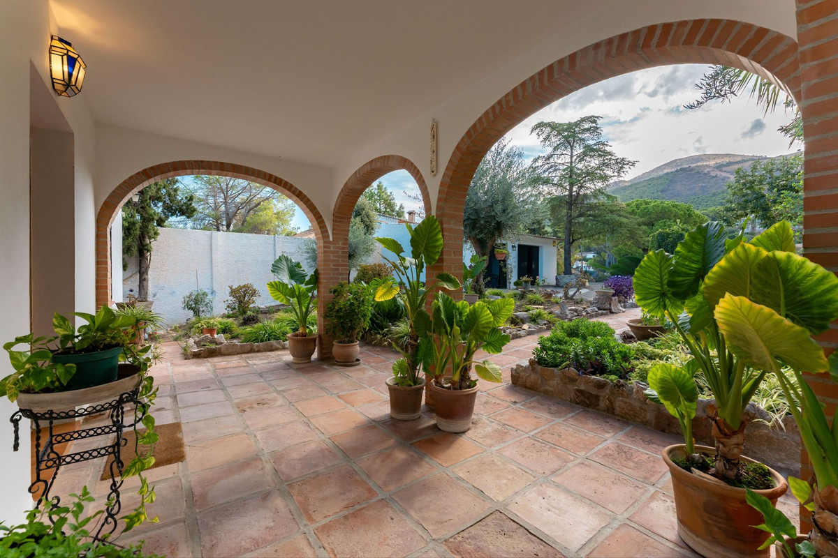 5 Bed Townhouse for sale in Alhaurín El Grande Costa Del Sol, Málaga, Spain
