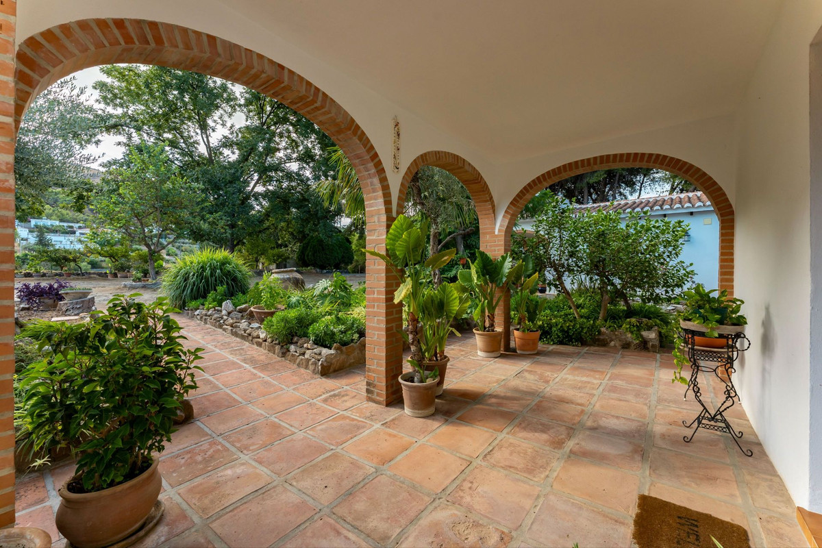 5 Bed Townhouse for sale in Alhaurín El Grande Costa Del Sol, Málaga, Spain