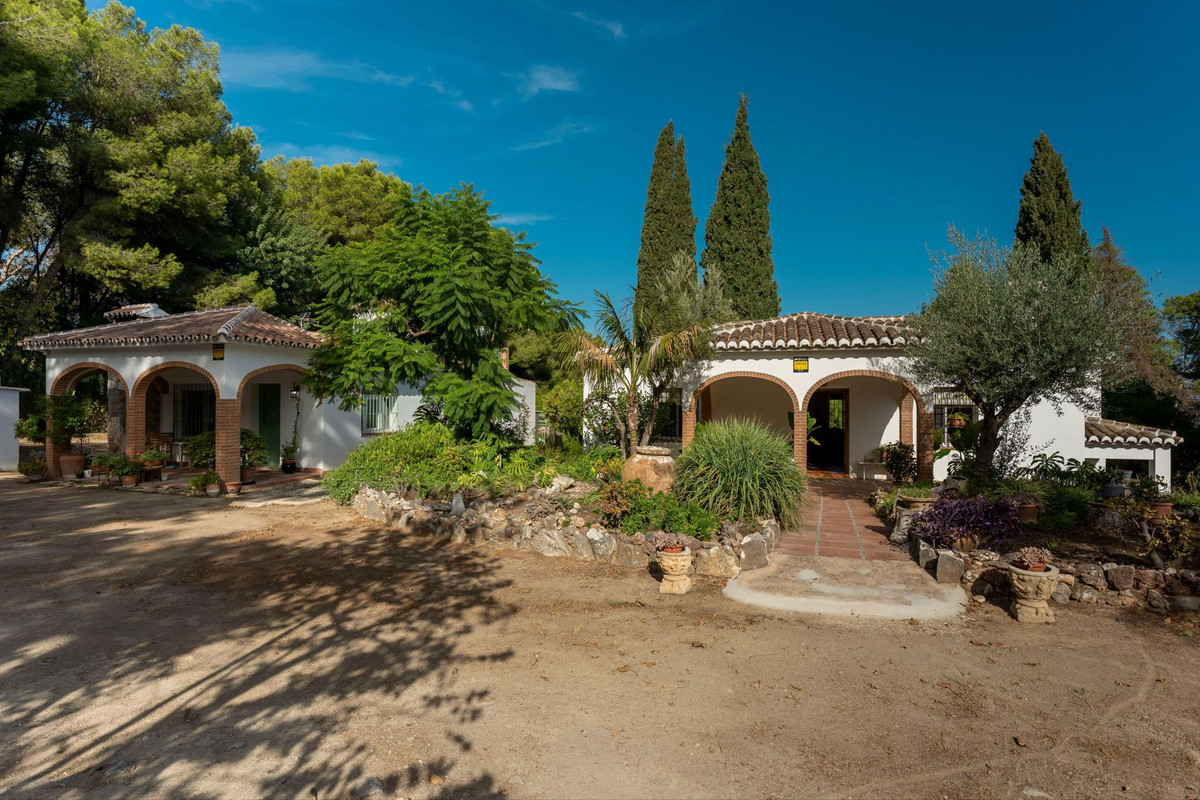 5 Bed Townhouse for sale in Alhaurín El Grande Costa Del Sol, Málaga, Spain