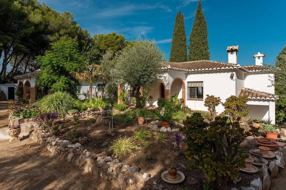 5 Bed Townhouse for sale in Alhaurín El Grande Costa Del Sol, Málaga, Spain
