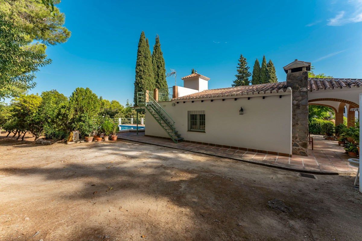5 Bed Townhouse for sale in Alhaurín El Grande Costa Del Sol, Málaga, Spain