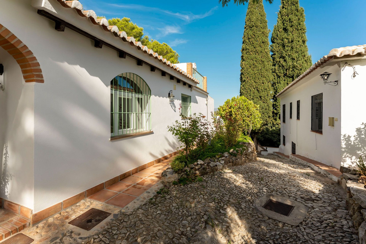 5 Bed Townhouse for sale in Alhaurín El Grande Costa Del Sol, Málaga, Spain