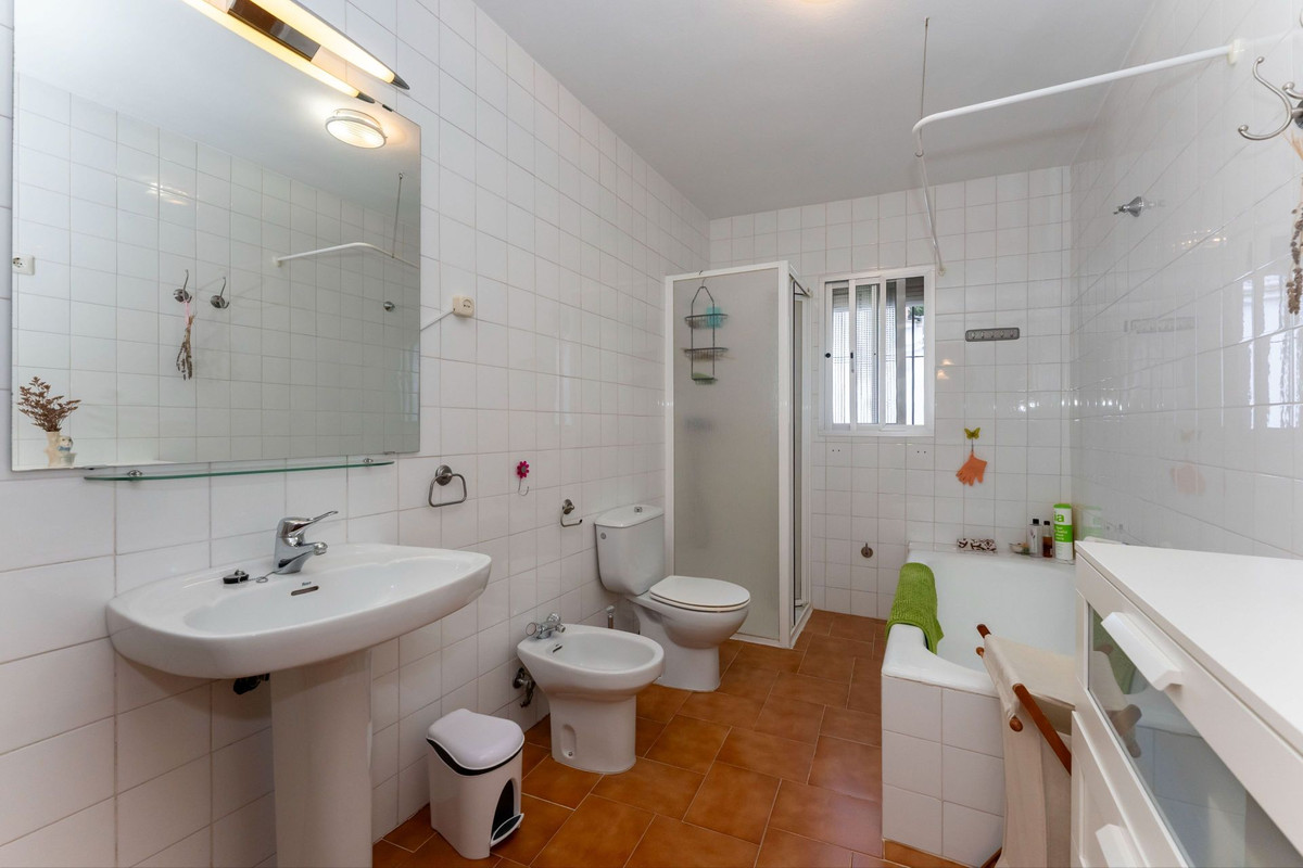 5 Bed Townhouse for sale in Alhaurín El Grande Costa Del Sol, Málaga, Spain