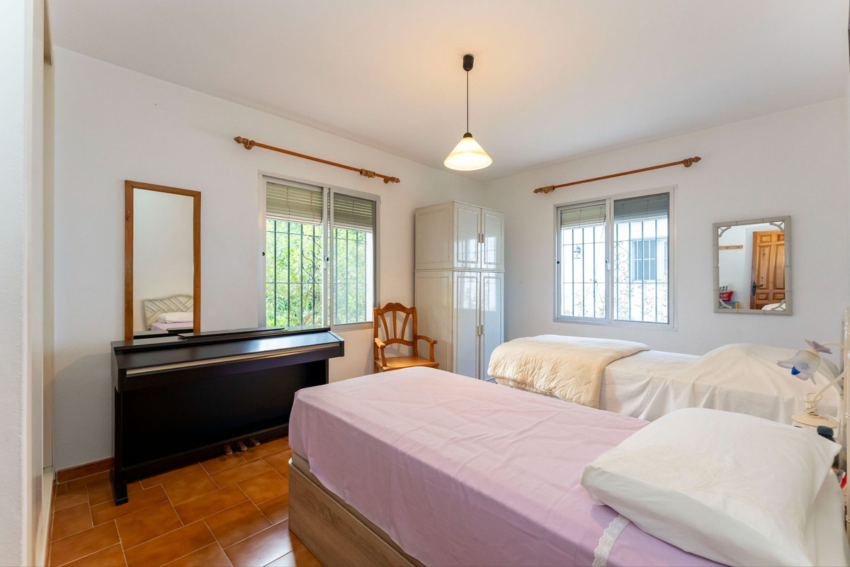 5 Bed Townhouse for sale in Alhaurín El Grande Costa Del Sol, Málaga, Spain