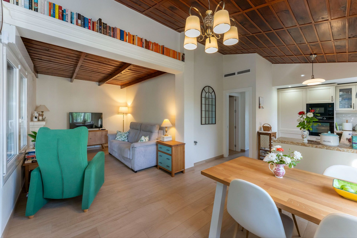 5 Bed Townhouse for sale in Alhaurín El Grande Costa Del Sol, Málaga, Spain