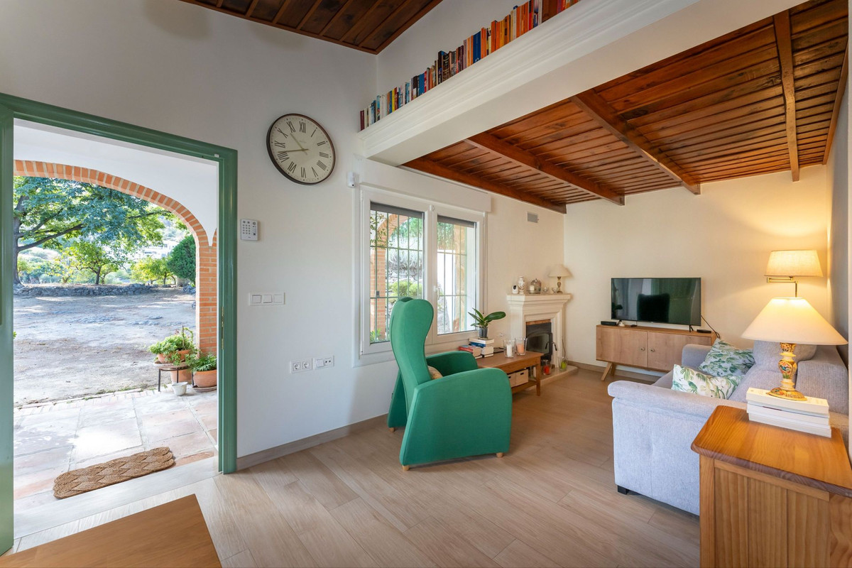 5 Bed Townhouse for sale in Alhaurín El Grande Costa Del Sol, Málaga, Spain