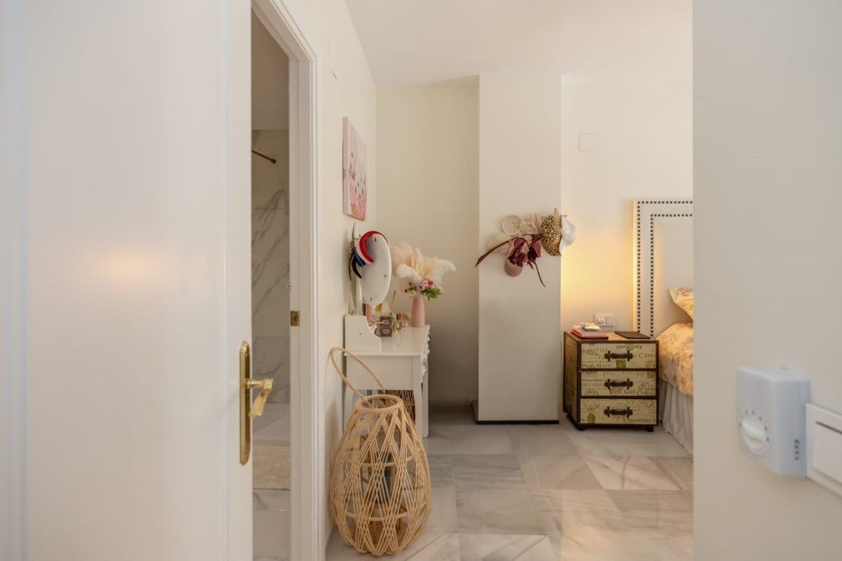 Se vende Apartamento Planta Media de 2 dormitorios en Costa Del Sol, Málaga, España