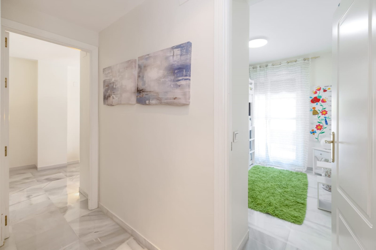 Se vende Apartamento Planta Media de 2 dormitorios en Costa Del Sol, Málaga, España