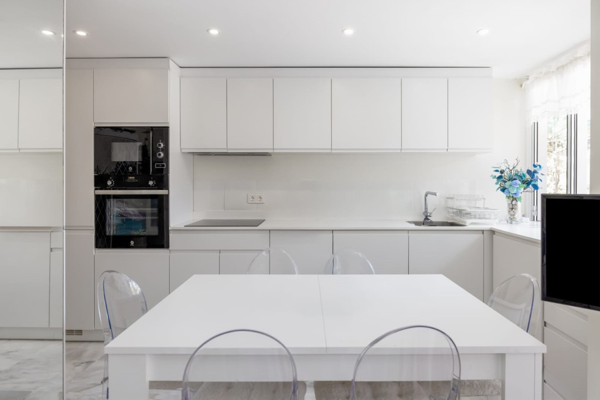Se vende Apartamento Planta Media de 2 dormitorios en Costa Del Sol, Málaga, España