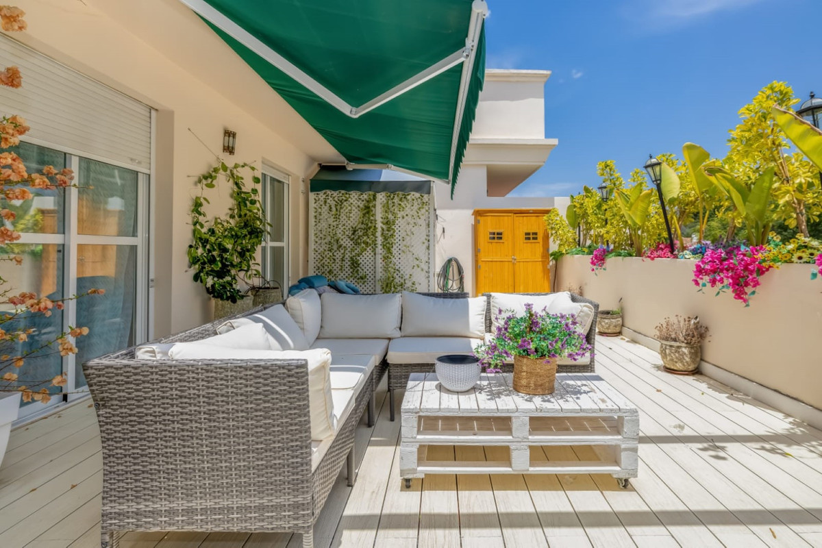 Se vende Apartamento Planta Media de 2 dormitorios en Costa Del Sol, Málaga, España