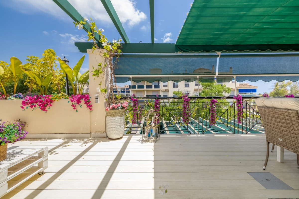 Se vende Apartamento Planta Media de 2 dormitorios en Costa Del Sol, Málaga, España