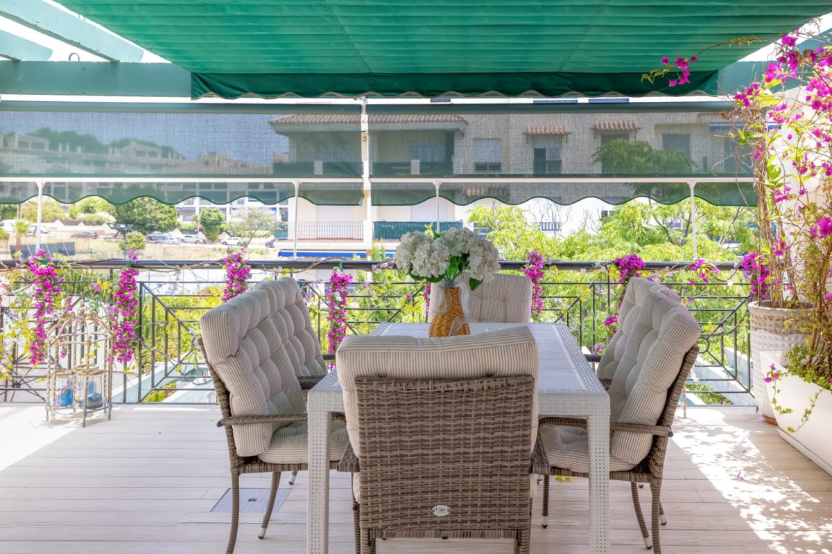 Se vende Apartamento Planta Media de 2 dormitorios en Costa Del Sol, Málaga, España